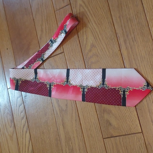 Daniel Ellissa tie - Picture 1 of 2